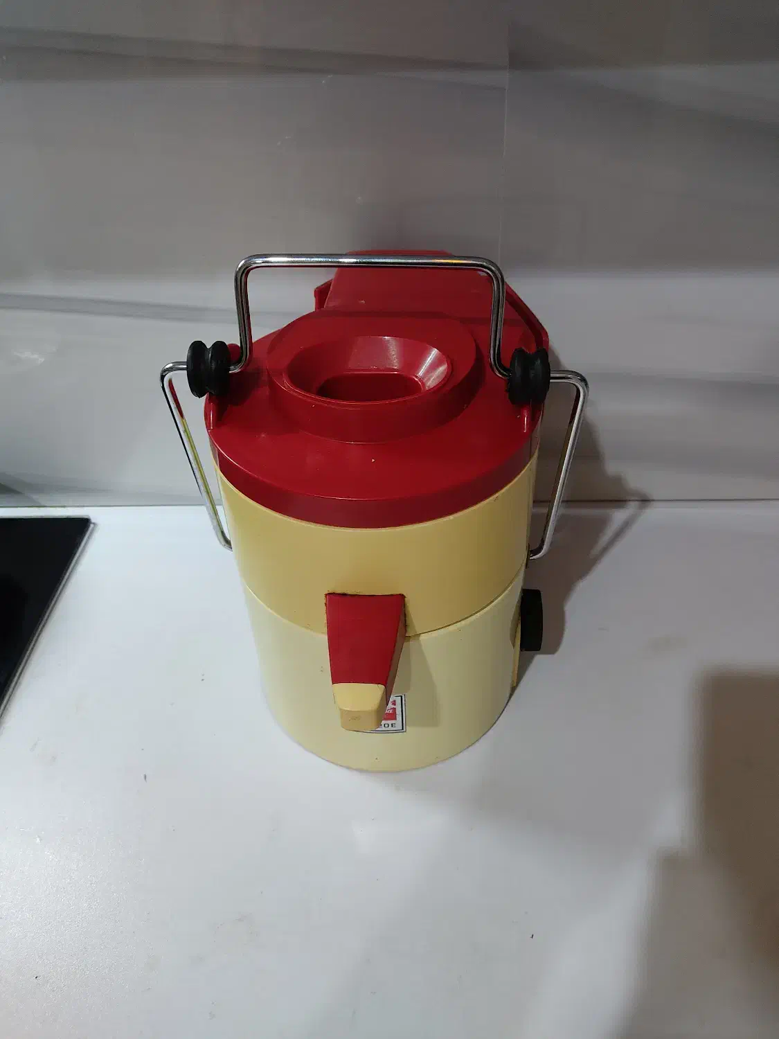 آبمیوه گیری توشیبا ژاپنی. قدیمی سالم|آبمیوه‌گیر و آب‌مرکبات‌گیر|تهران, سردارجنگل|دیوار