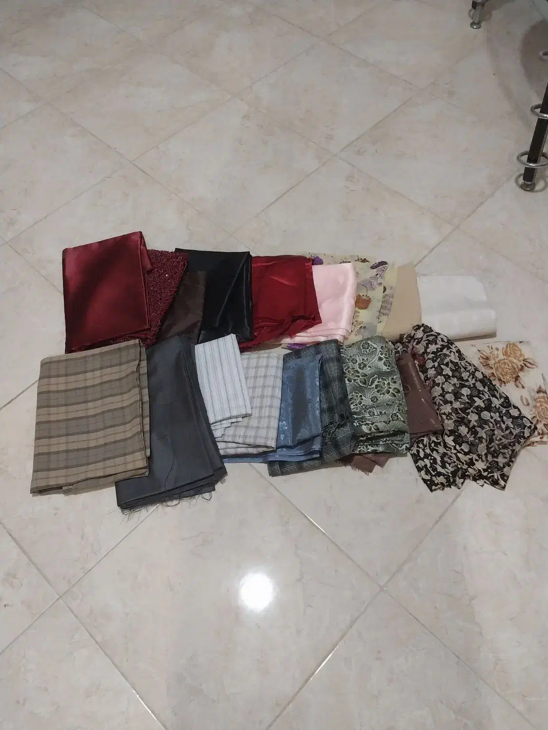 لباس کار کرده قابل استفاده|لباس|شهریار, کهنز|دیوار