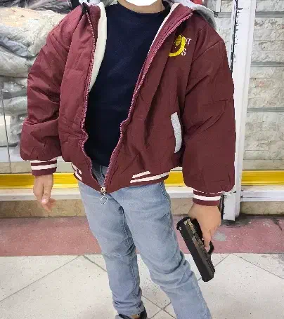 کاپشن .سویشرت|لباس|بناب, |دیوار