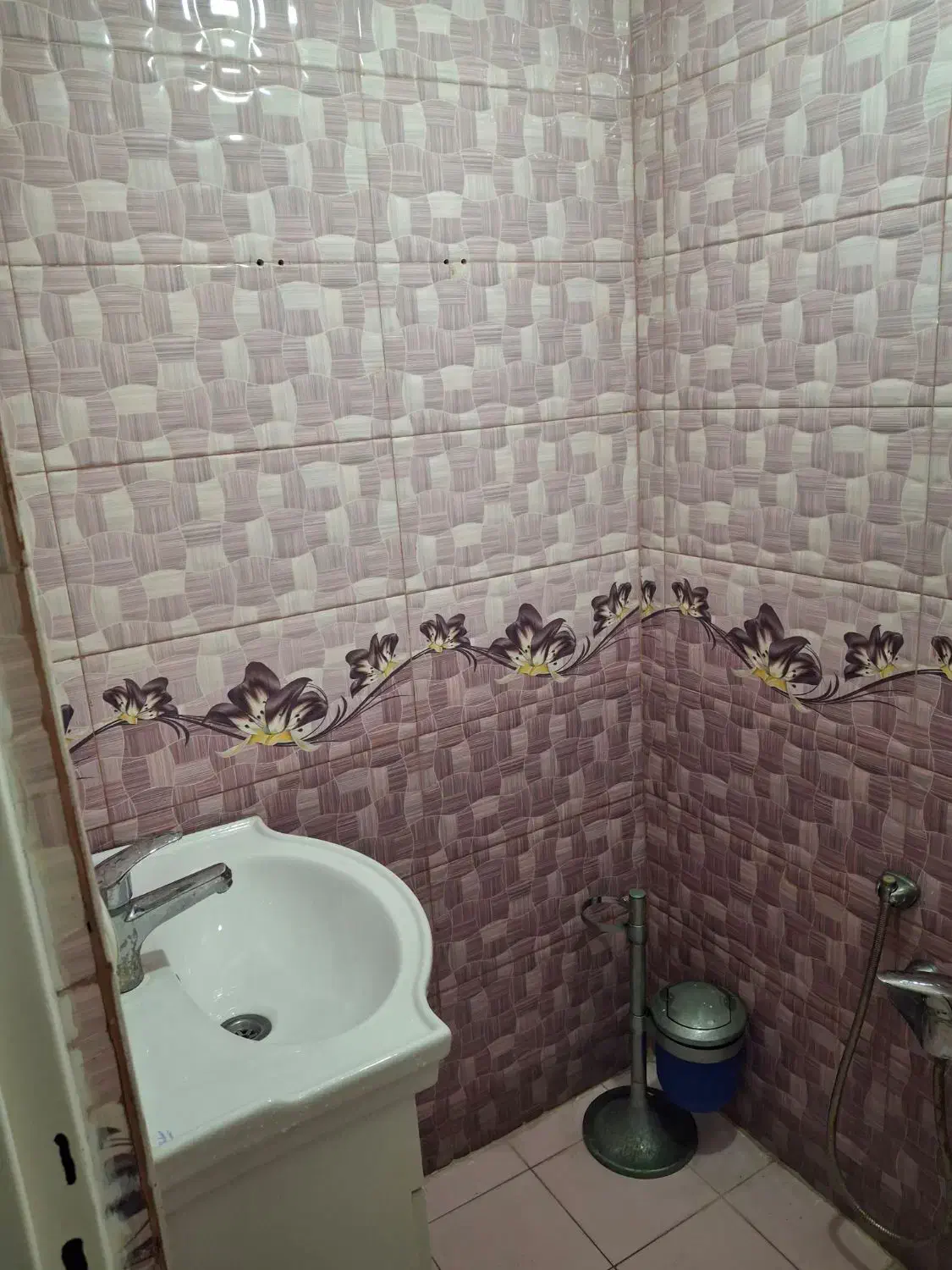 آپارتمان نازی اباد هزاردستگاه تازه نقاشی شده