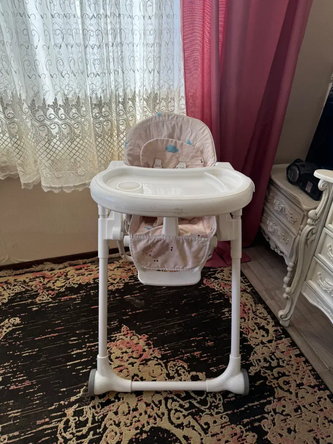 صندلی کودک|تخت و صندلی بچه|شیراز, دکتر حسابی|دیوار