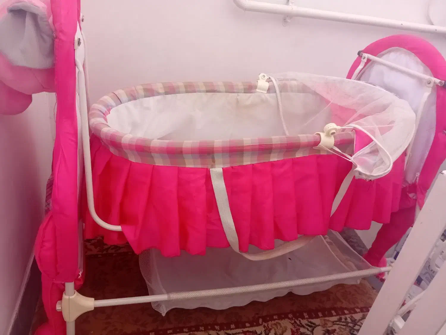 گهواره بچه|اسباب و اثاث بچه|میانه, |دیوار