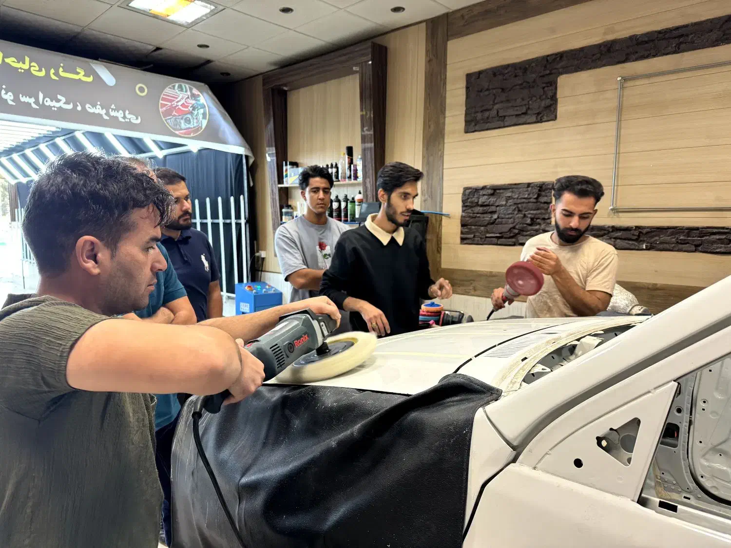 آموزش دیتیلینگ خودرو با مدرک فنی حرفه‌ای|خدمات آموزشی|مشهد, شهید هاشمی نژاد|دیوار