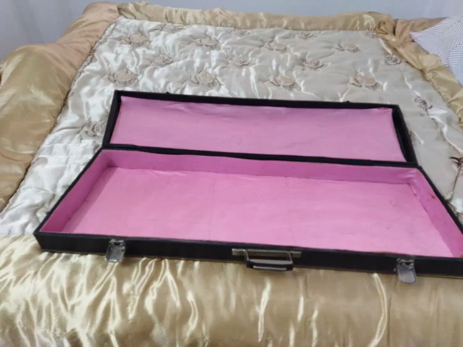 سنتور|سازهای سنتی|بندر انزلی, کلیور|دیوار