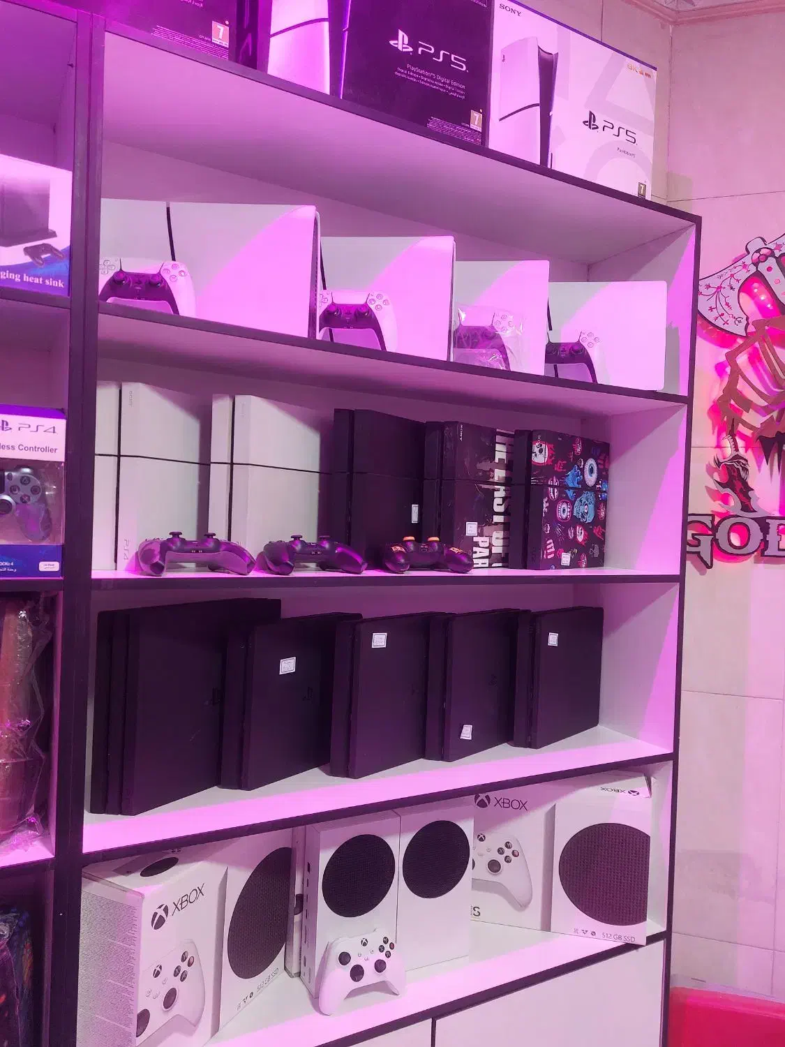 فروش کنسول بازی  پلی استیشن ps4 دو دسته|کنسول، بازی ویدئویی و آنلاین|اصفهان, شهرک کاوه|دیوار