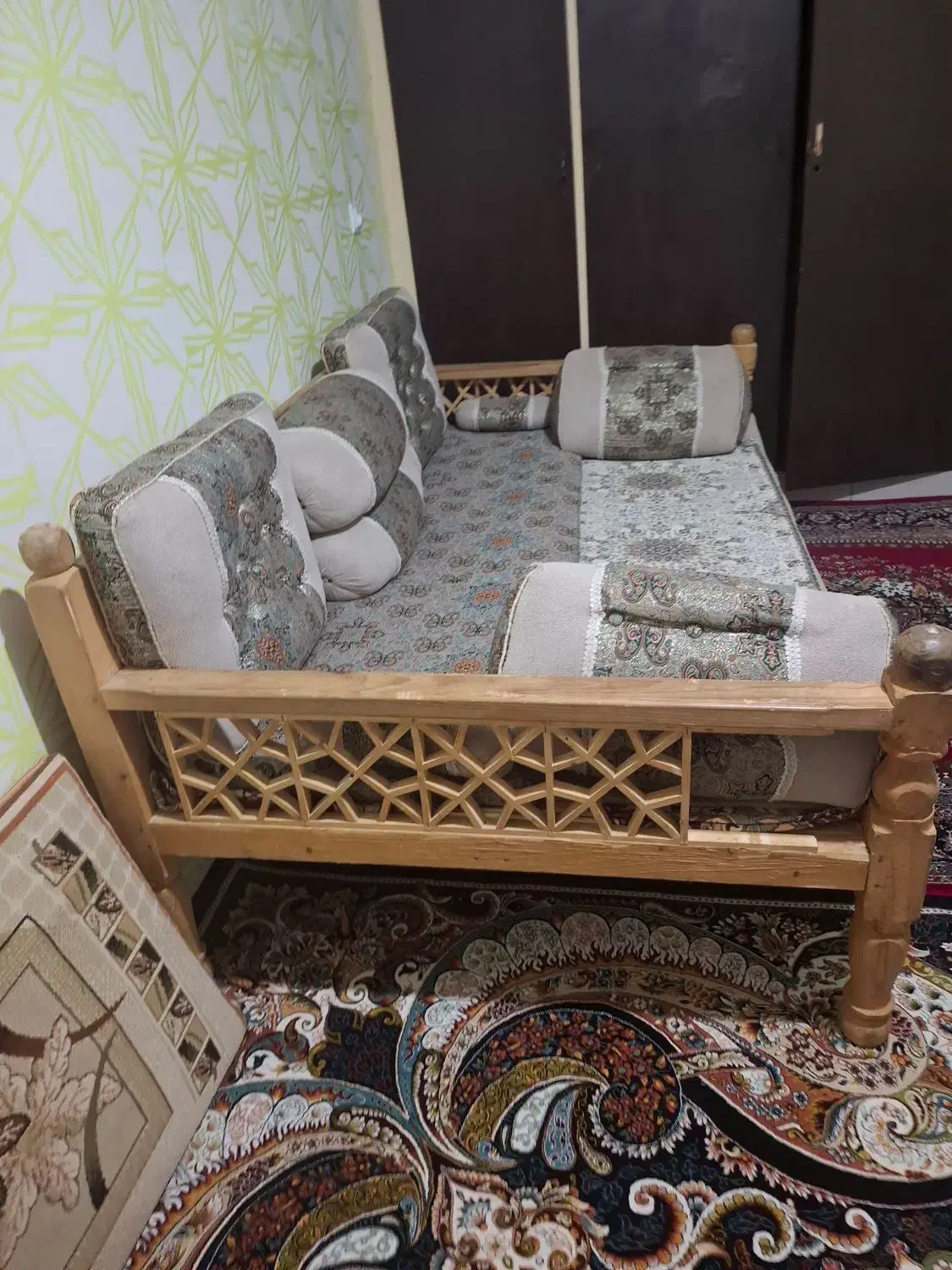 تخت سنتی|تخت و سرویس خواب|هشتگرد, شهرک صنعتی هشتگرد|دیوار