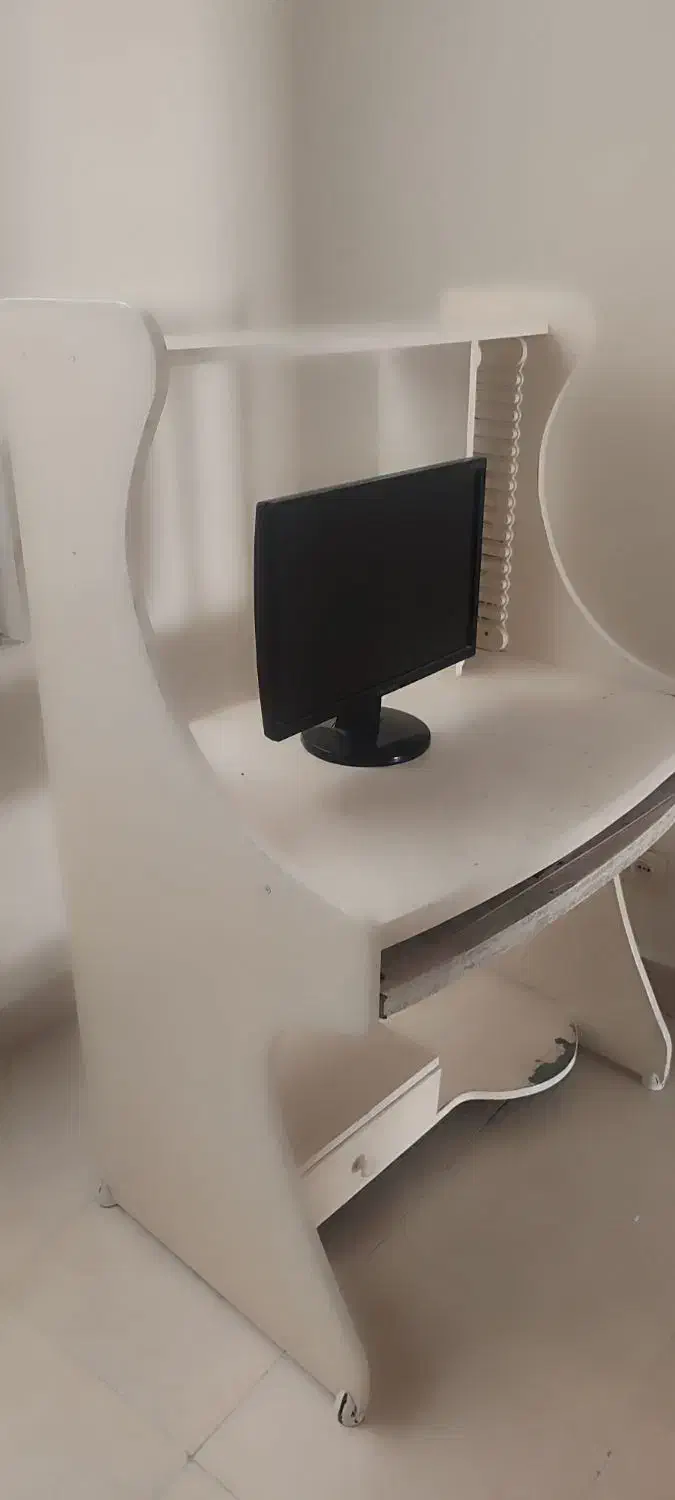 میز کامپیوتر|میز تحریر و کامپیوتر|اسلام‌شهر, شهرک مفیدی|دیوار