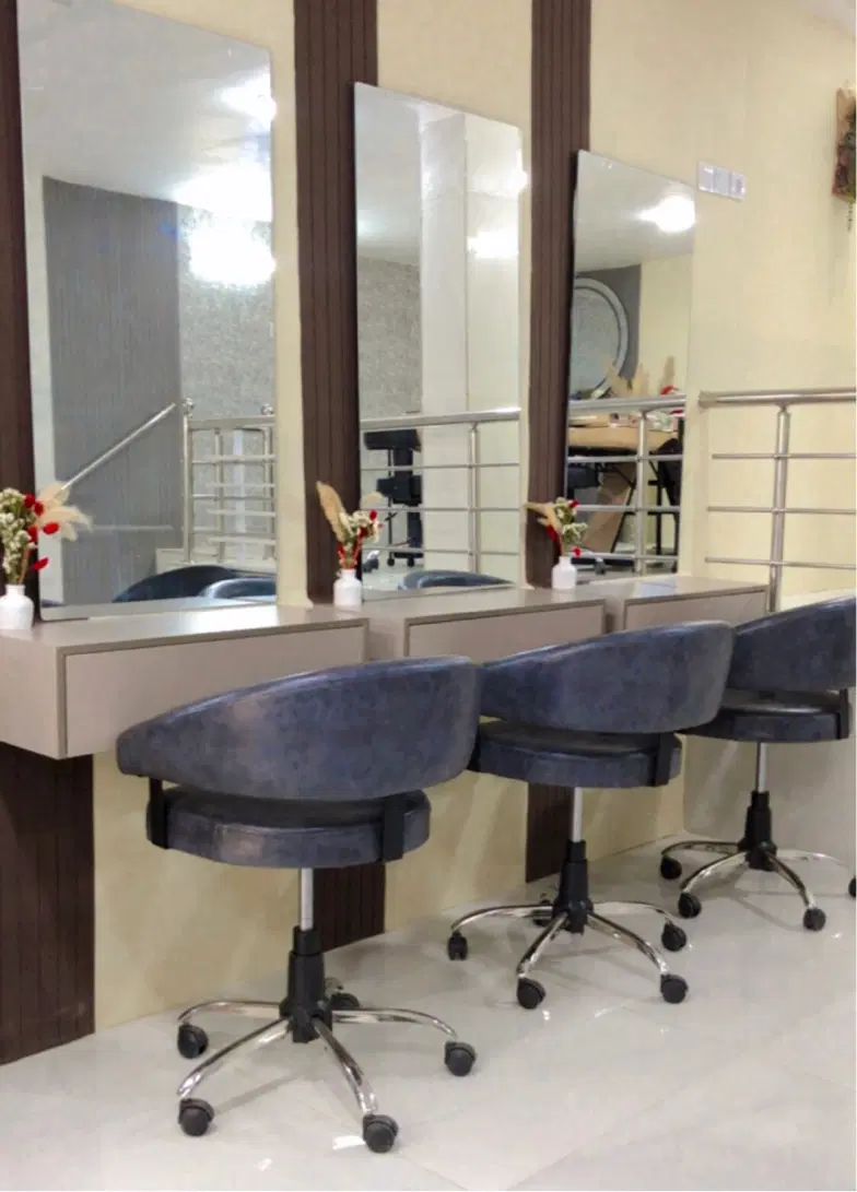 اجاره لاین اصلاح و ابرو تخصصی / محیط شیک|خدمات زیبایی و سلامت|اصفهان, کوجان|دیوار