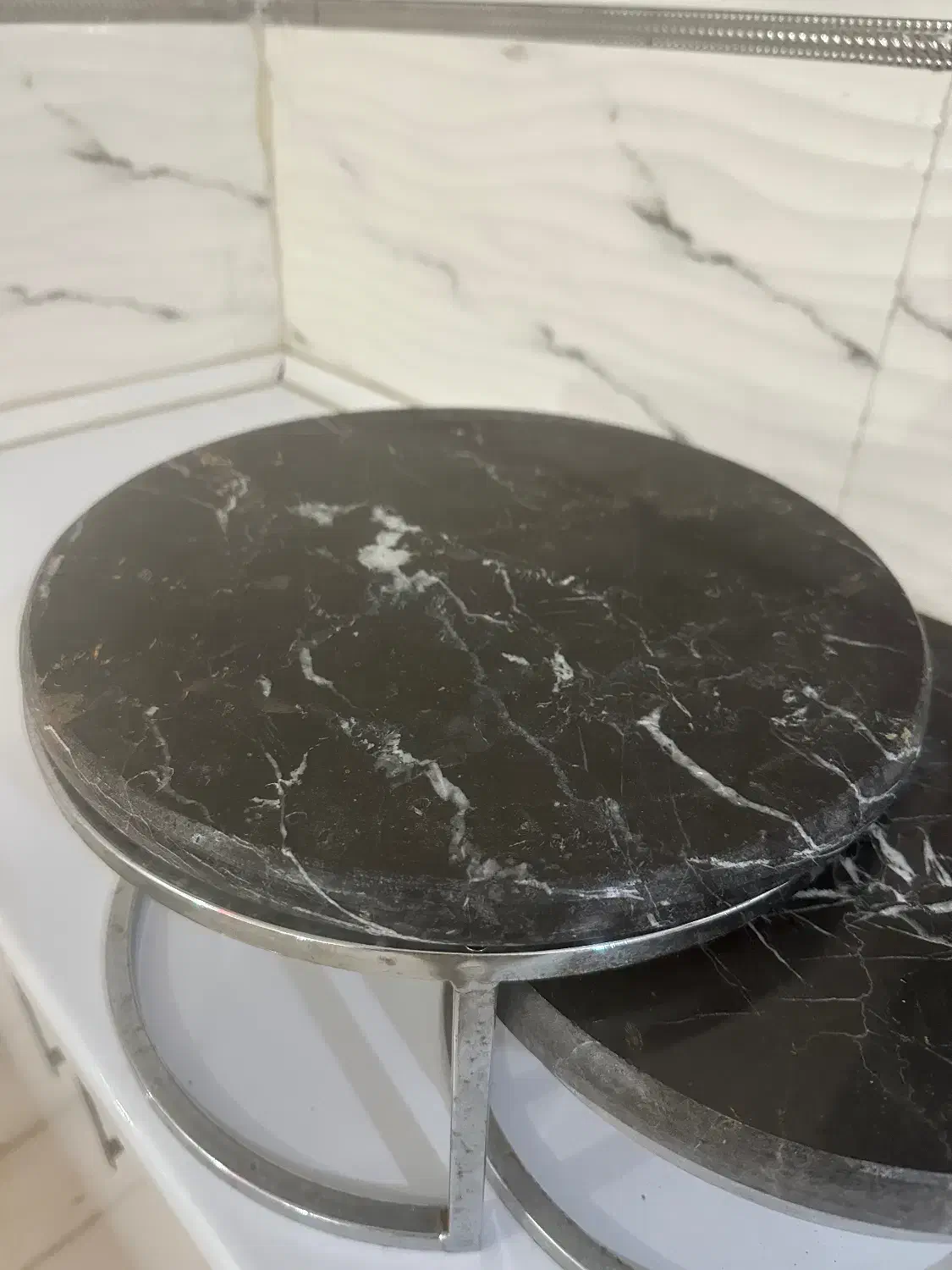 ظرف پذیرایی|میز و صندلی غذاخوری|رشت, احمد گوراب|دیوار