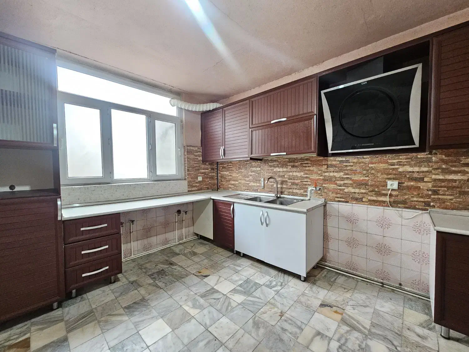 ۱۱۰ متر/تک واحد/غربی ها/۱۲ متر بالکن/غرق نور