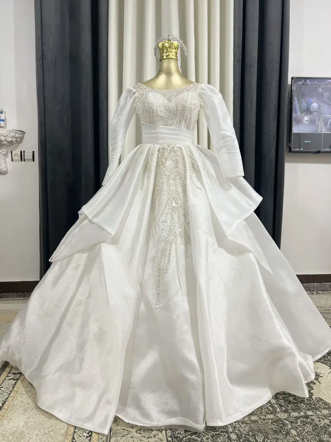 لباس عروس|لباس|گالیکش, |دیوار