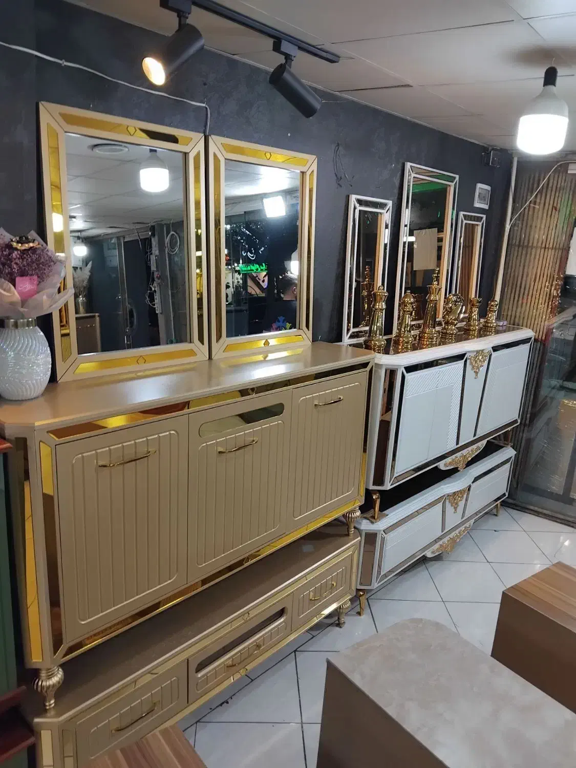 مستقیم‌از تولیدی آینه کنسول میزتلوزیون ۳آینه|بوفه، ویترین، کنسول|تهران, شهرک ولیعصر جنوبی|دیوار