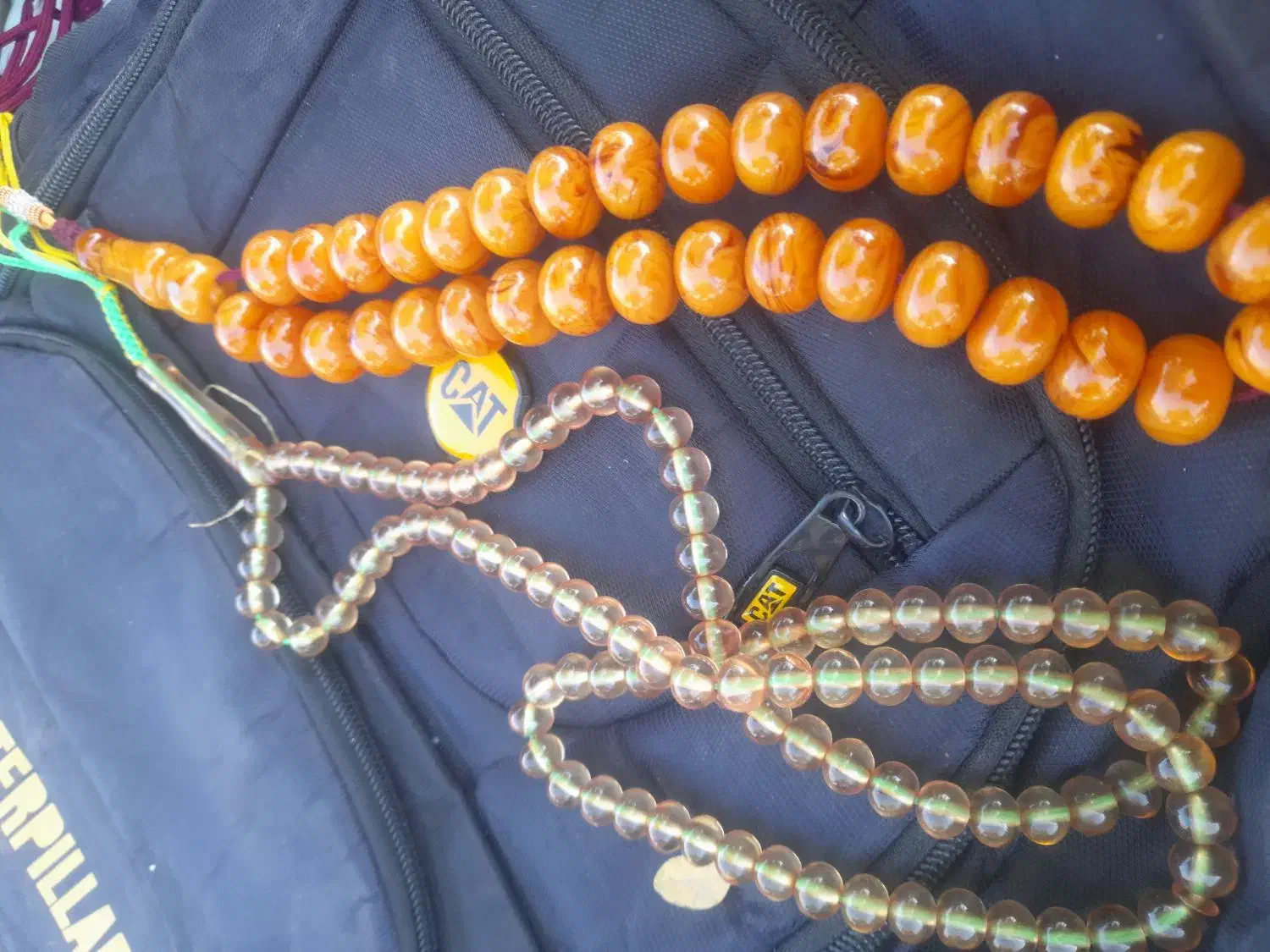 تسبیح سندلوس۱۰۳وتسبیح کهربابهترین زنگ|کلکسیون اشیاء عتیقه|کرمانشاه, |دیوار