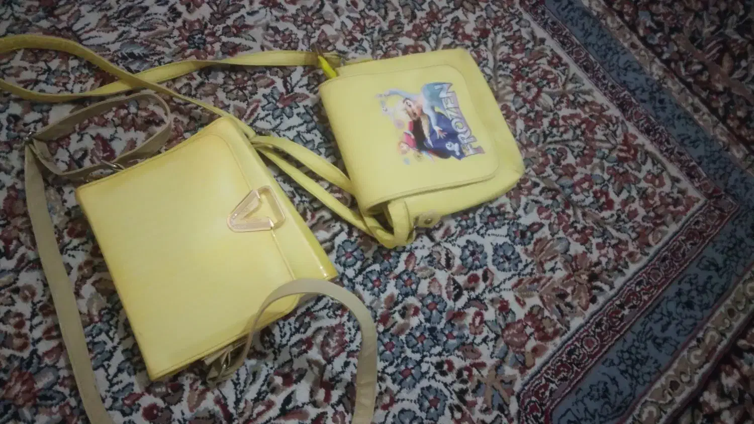 دو عدد کیف دخترانه|کیف، کفش، کمربند|تربت‌حیدریه, شهرک ولیعصر|دیوار