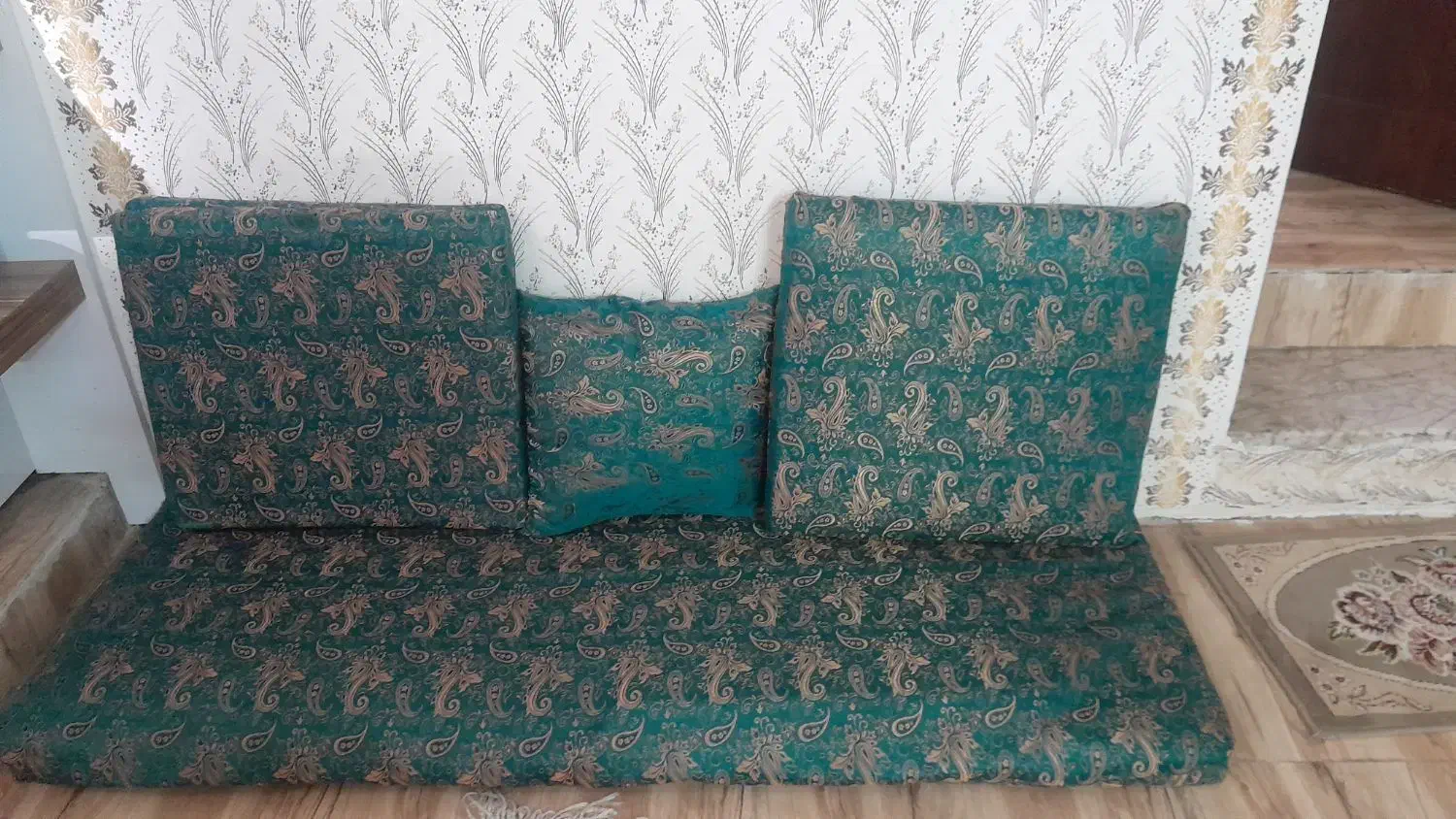 سنتی|پشتی|مشهد, مقدم|دیوار