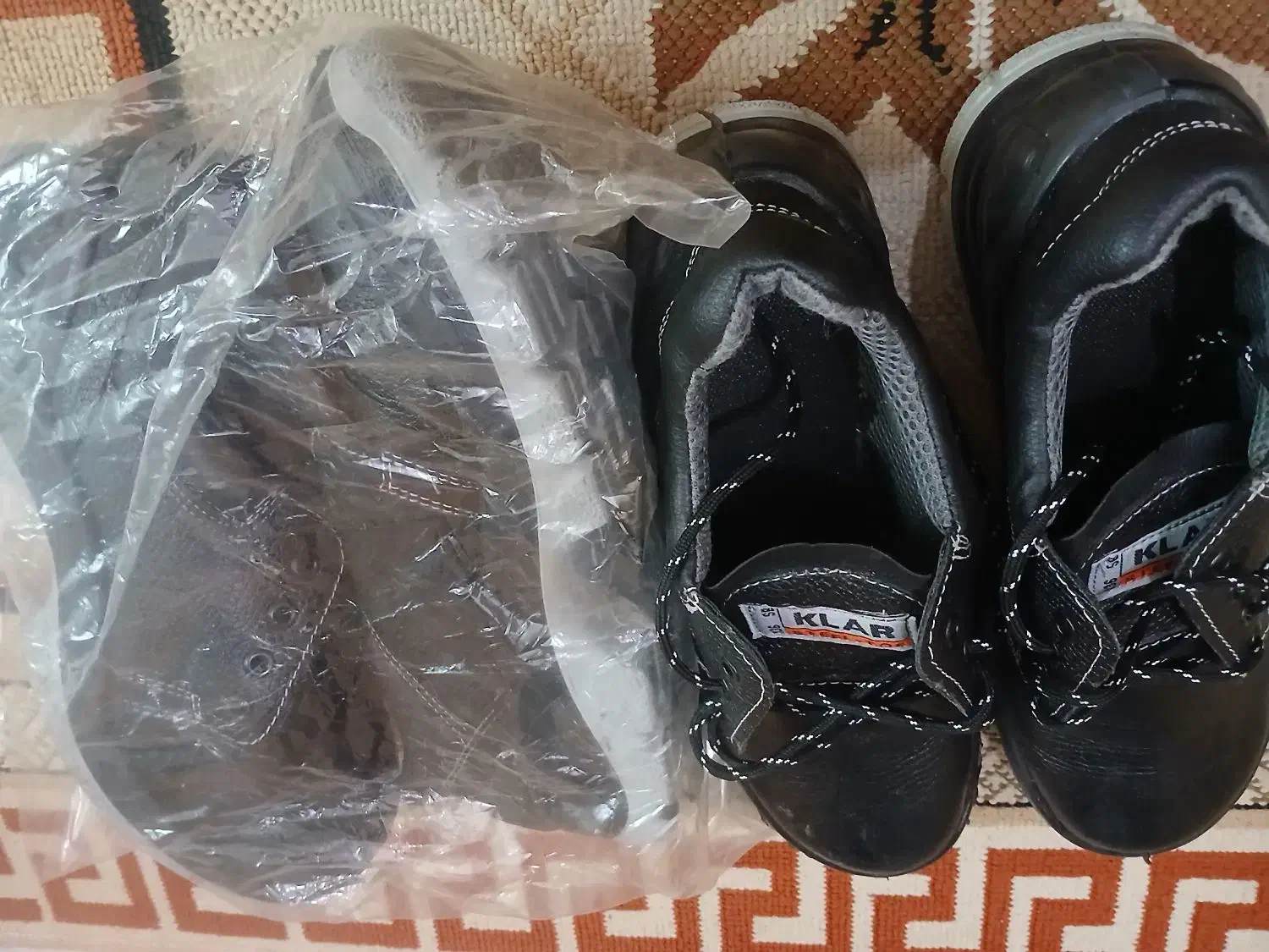 کفش کار|کیف، کفش، کمربند|سمنان, |دیوار