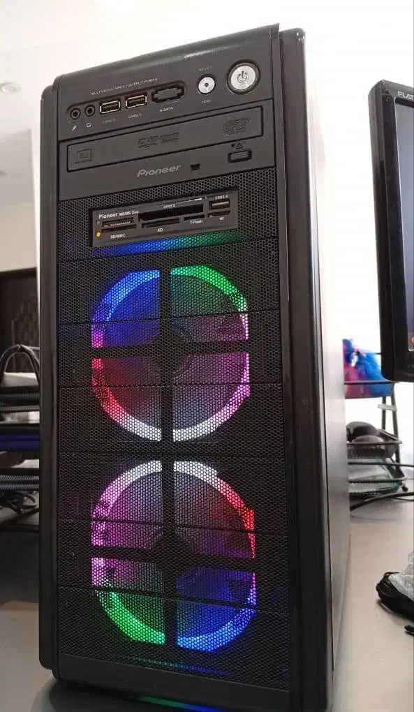 کیس Core i7 نسل ۲|رایانه رومیزی|صدرا-فارس, فاز ۱|دیوار