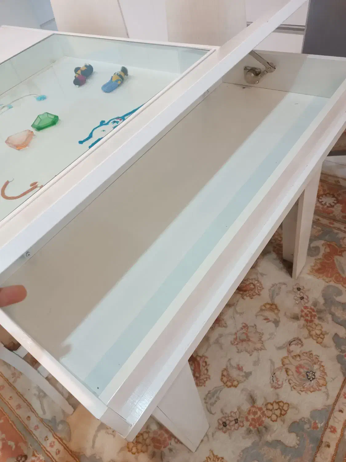 سرویس نهارخوری شش نفره|میز و صندلی غذاخوری|نیشابور, شهرک فرهنگیان|دیوار