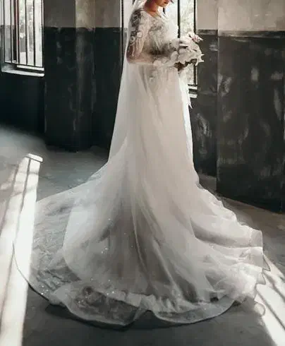 لباس عروس|لباس|فردیس, فردیس|دیوار