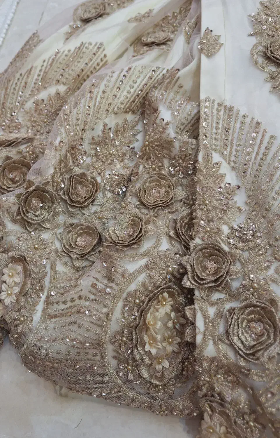 لباس زنانه|لباس|لردگان, |دیوار