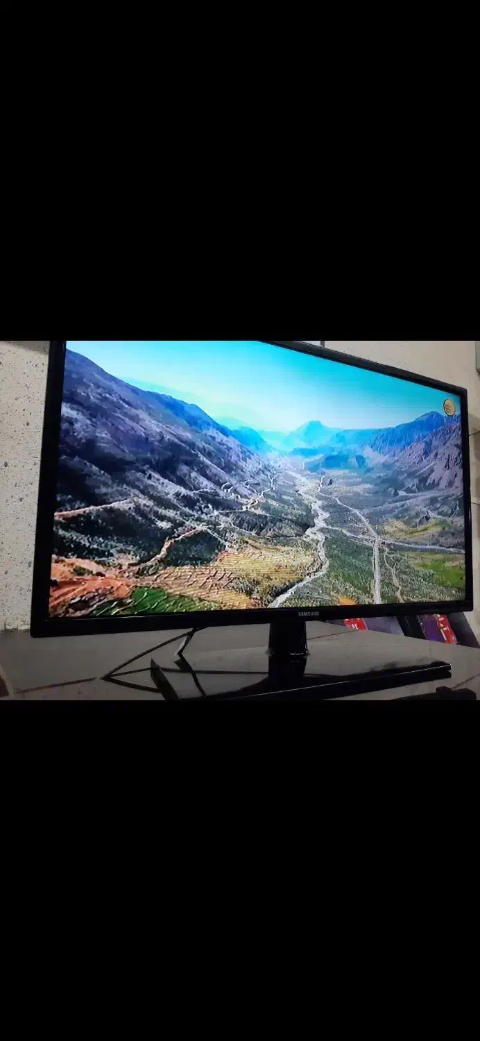LED SAMSUNG بدون هیچ عیب چهل اینچ|تلویزیون و پروژکتور|قم, امامزاده ابراهیم|دیوار
