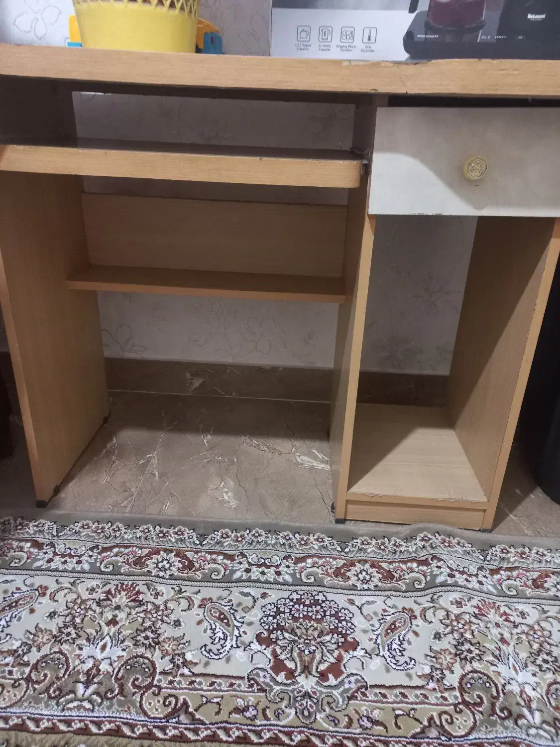 میز کامپیوتر نو نو|میز تحریر و کامپیوتر|رباط‌کریم, رباط‌کریم|دیوار