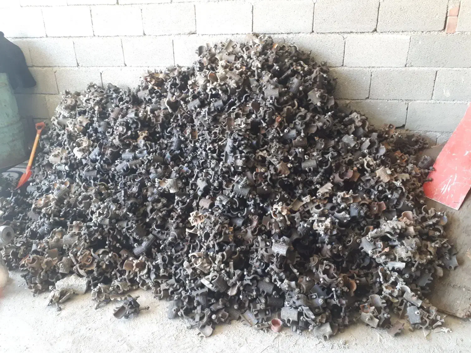 خرید و فروش لوازم داربستی|عمده‌فروشی|نمشیر, |دیوار