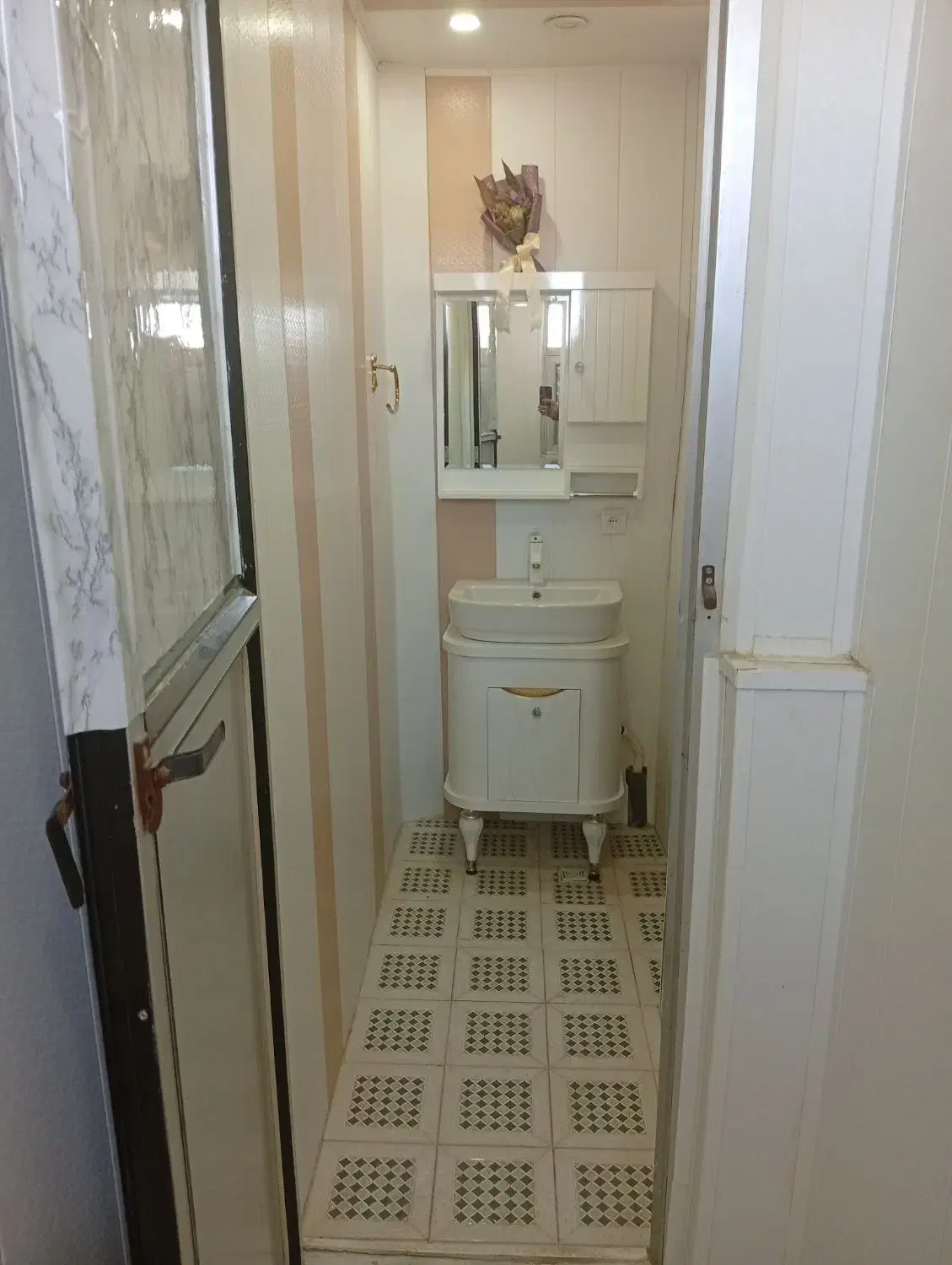 طبقه اول بسیار شیک و تمیز|اجارهٔ آپارتمان|ملایر, |دیوار