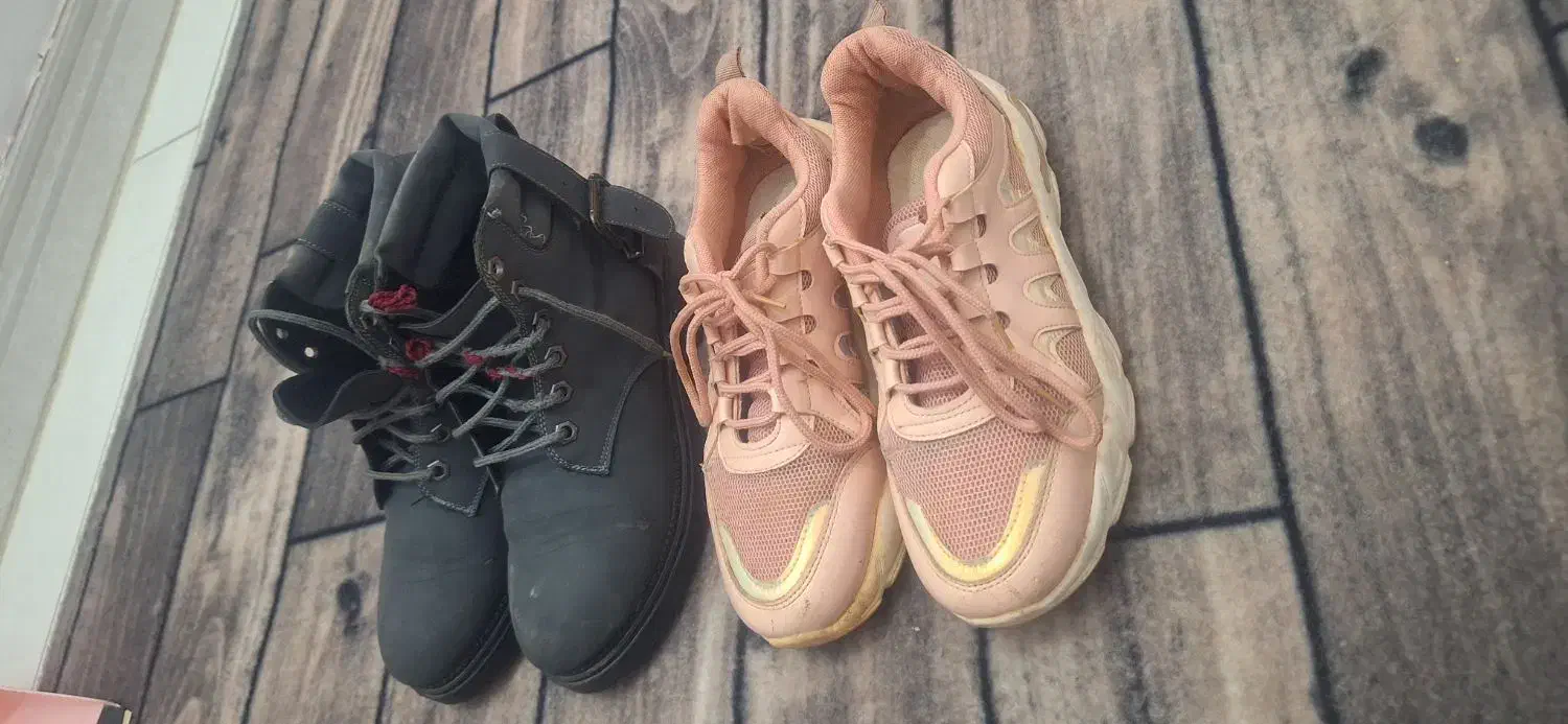 کتونی|کیف، کفش، کمربند|مهاجران, |دیوار