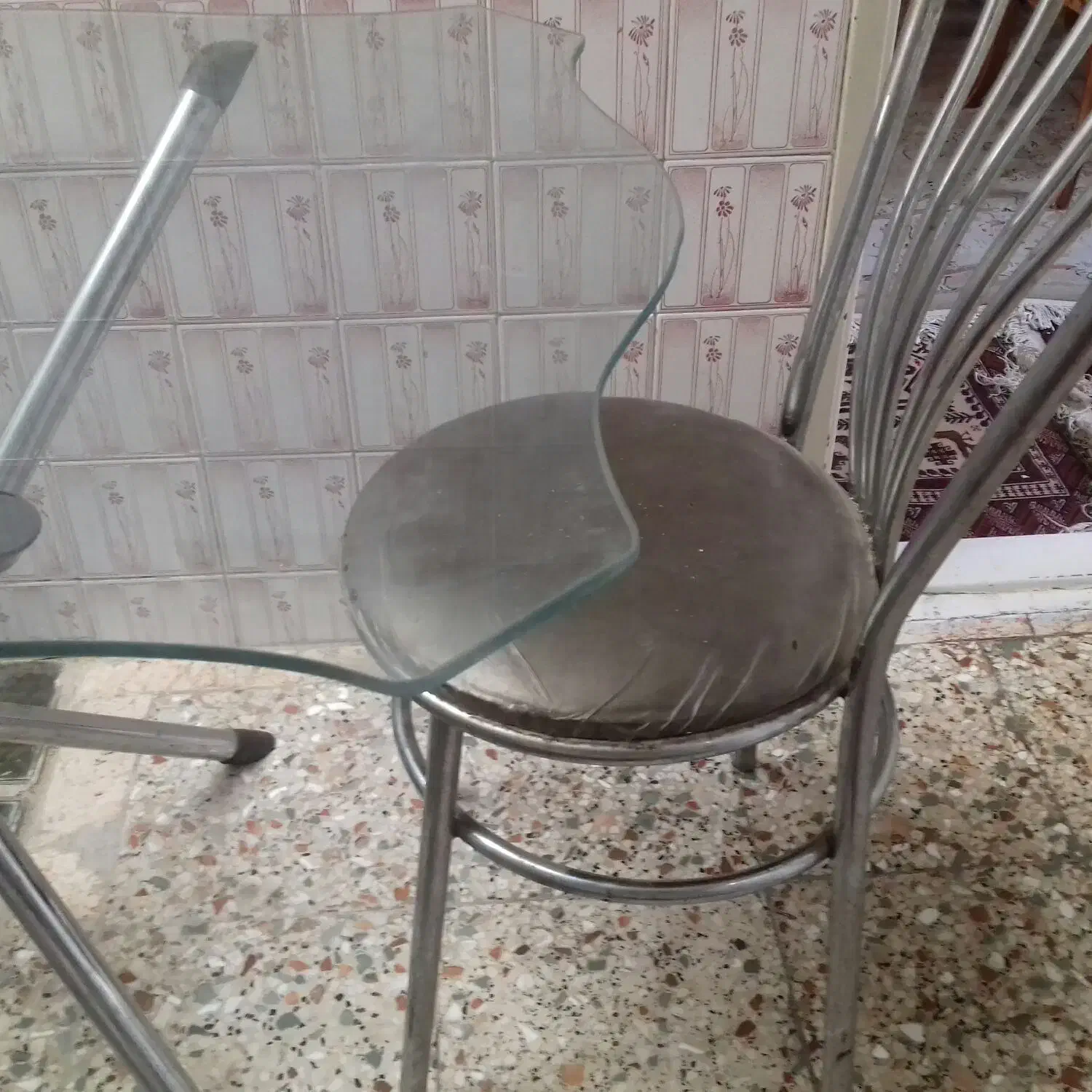 میز شیشه ای|میز و صندلی غذاخوری|مشهد, کلاهدوز|دیوار