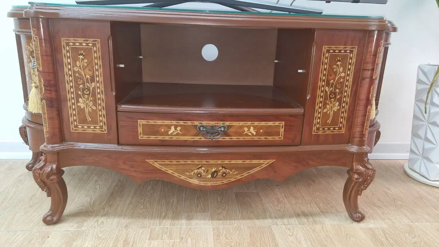 ست میز تلویزیون و آینه کنسول|بوفه، ویترین، کنسول|شهرکرد, |دیوار