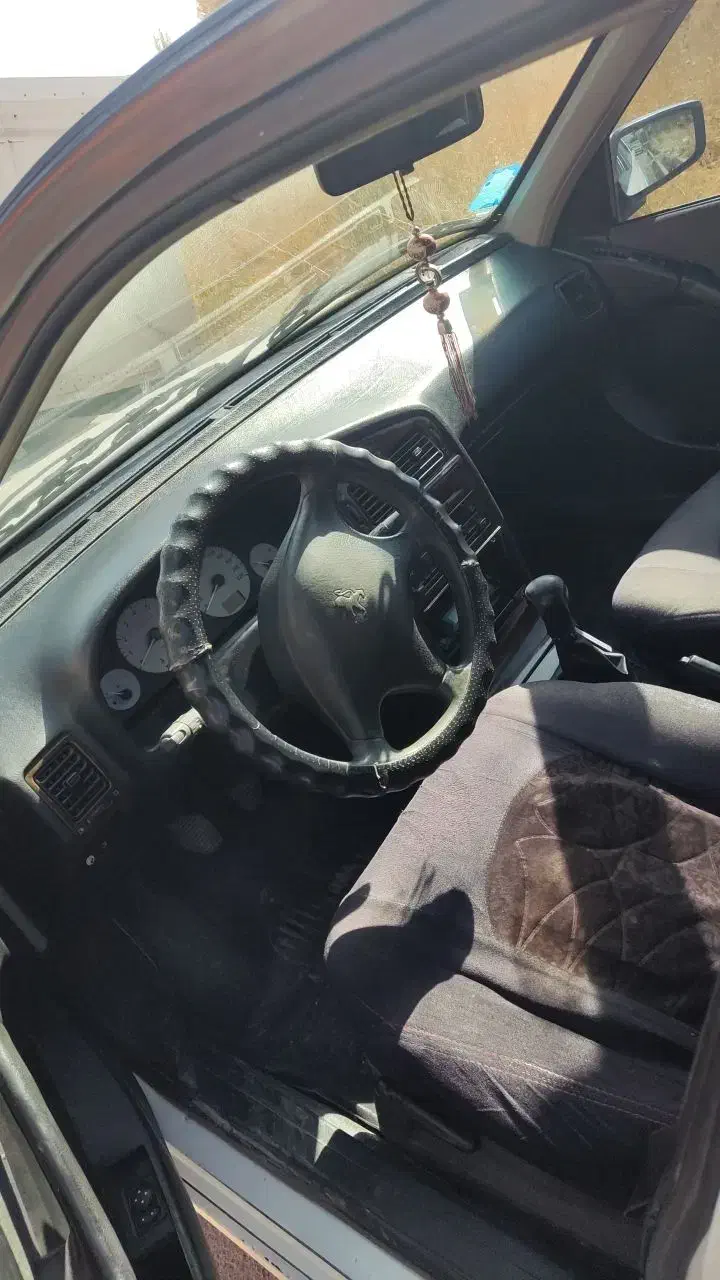 اندازه کف دست رنگ شدگی دارد بقیه بی رنگ|خودرو سواری و وانت|قیدار, |دیوار