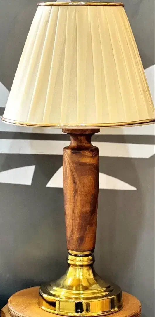 پخش کننده اباژور رومیزی چوبی با کلاهک|چراغ خواب و آباژور|قرچک, مهدیه|دیوار