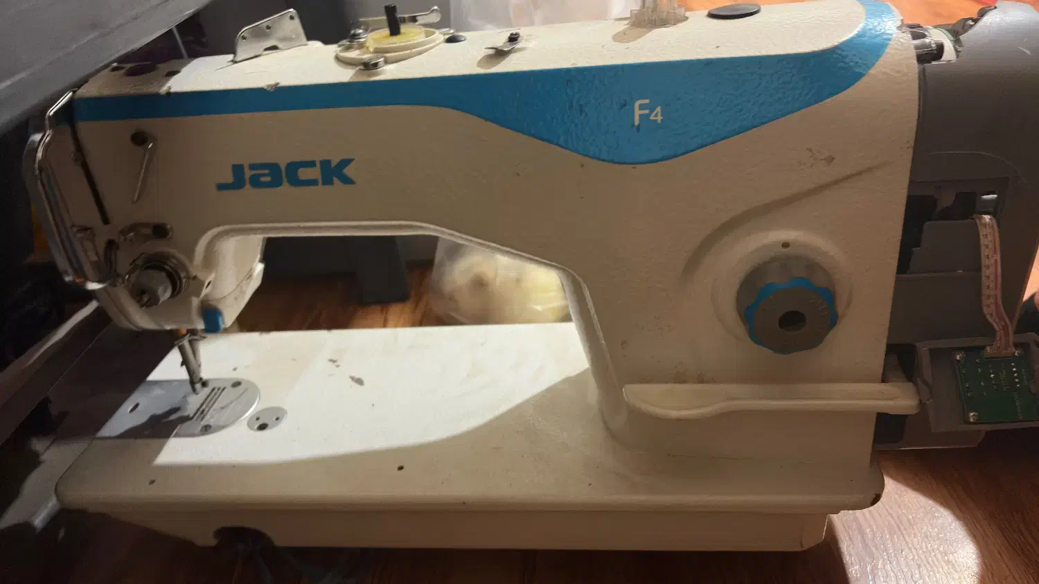 چرخ خیاطی جک اف ۴|چرخ خیاطی و ریسندگی|فولادشهر, سایت صنعتی کاوه|دیوار