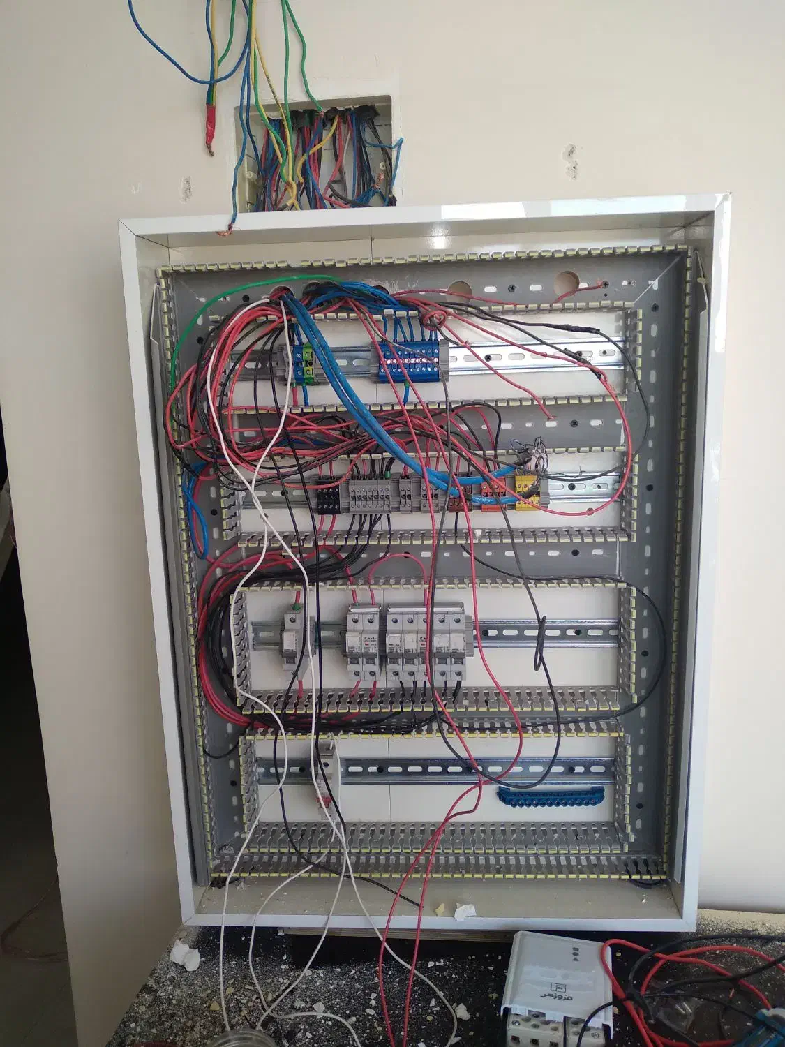 برقکار رفع اتصالات(شبانه روز) سراسر مشهد|خدمات پیشه و مهارت|مشهد, رضاشهر|دیوار