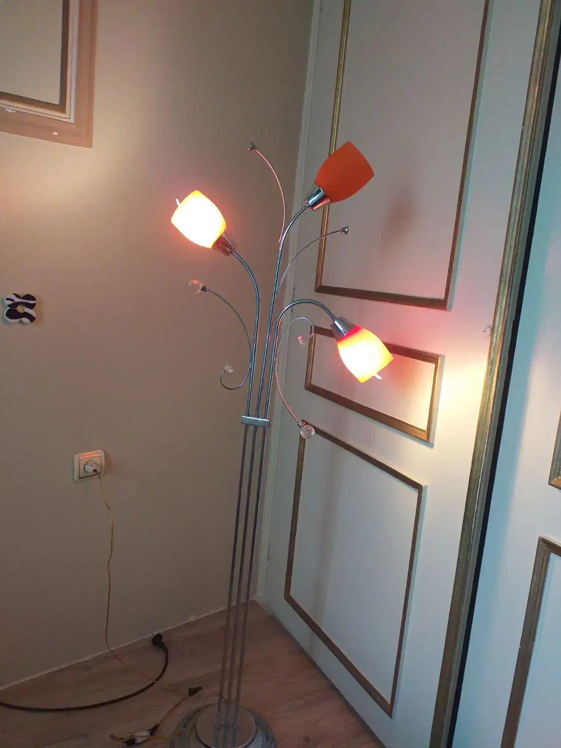 استند ایستاده|چراغ خواب و آباژور|خرمآباد, |دیوار