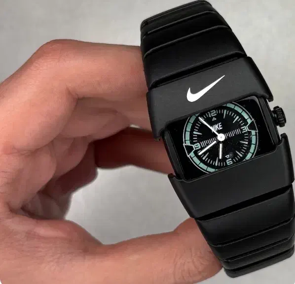 ساعت فروشی اکبند|ساعت|کاشان, مفتح|دیوار