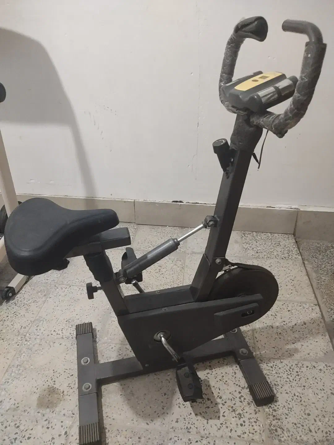 دوچرخه ثابت|تجهیزات ورزشی|خرم‌آباد, |دیوار