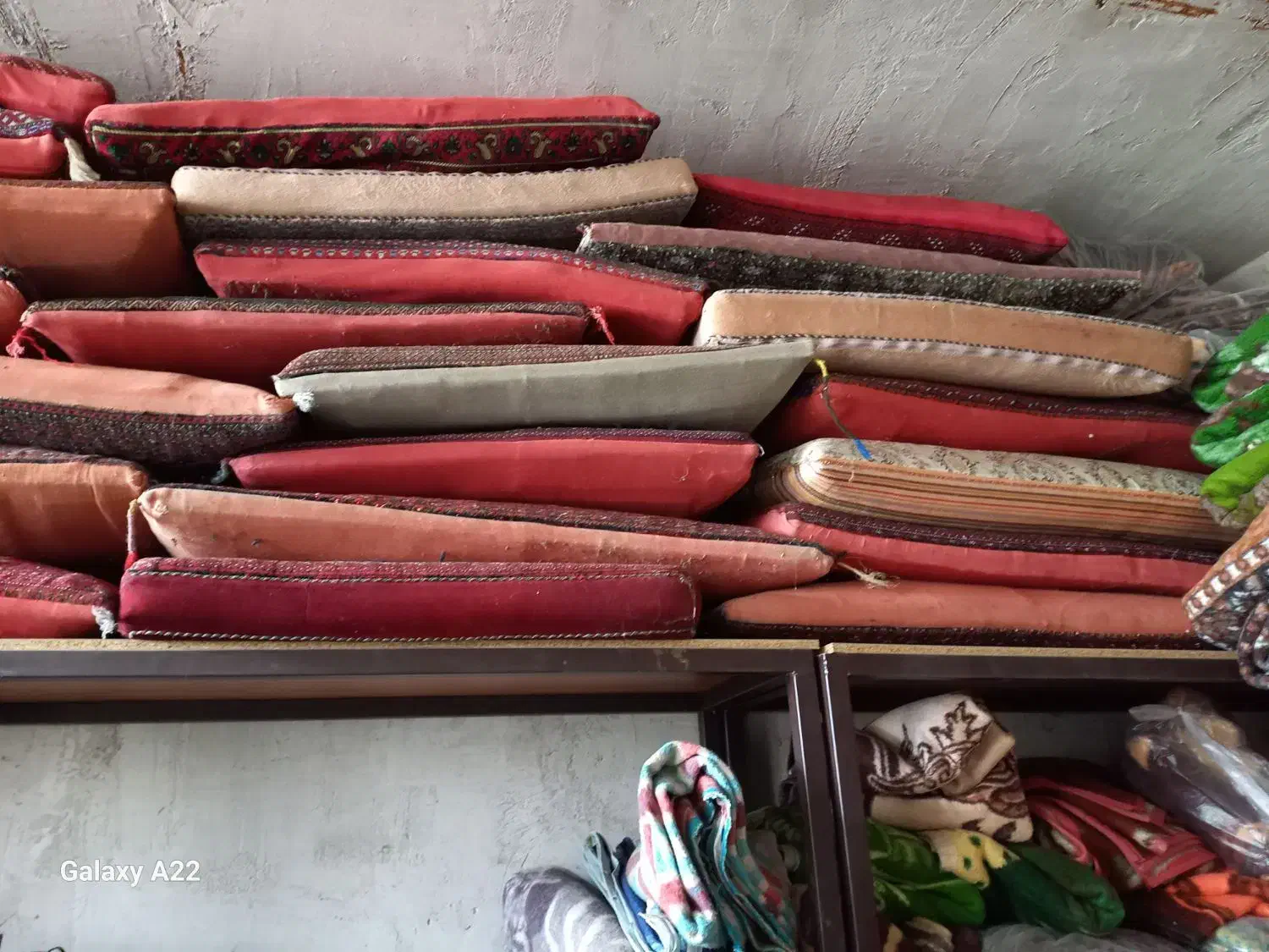 پشتی متکا|پشتی|سلماس, |دیوار