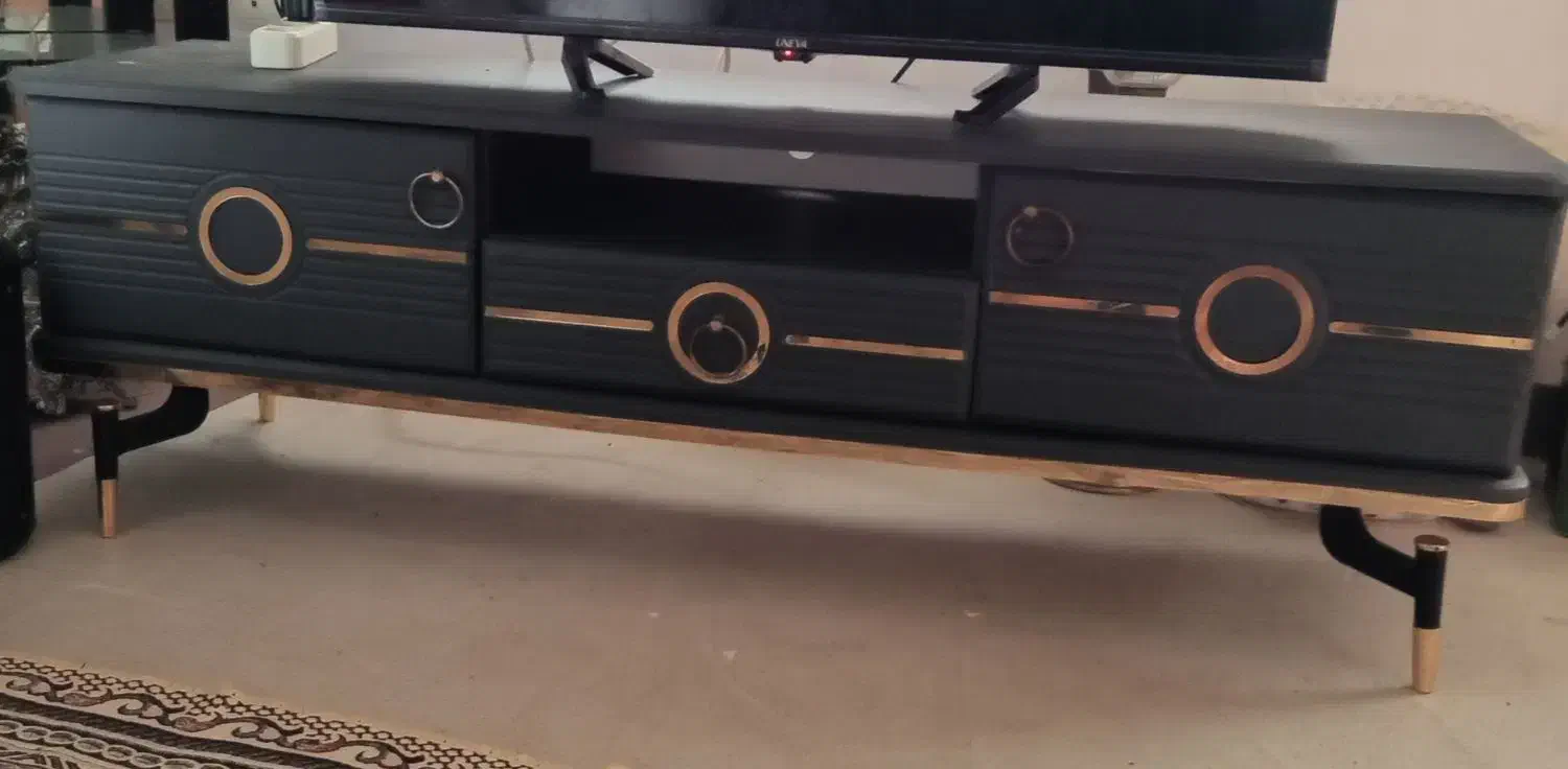 ست میز تلویزیون وساعت نو درحد|میز تلویزیون|تالش, طولارود|دیوار