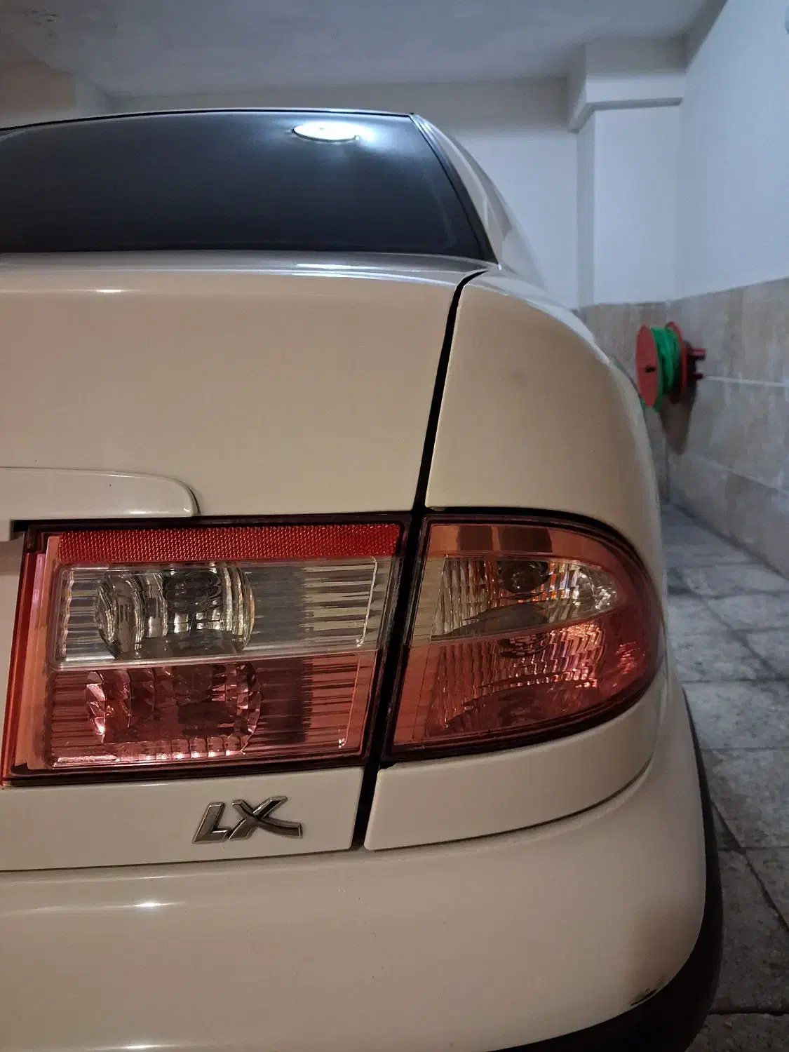 چراغ عقب کامل سمند|قطعات یدکی و لوازم جانبی|گرمدره, |دیوار