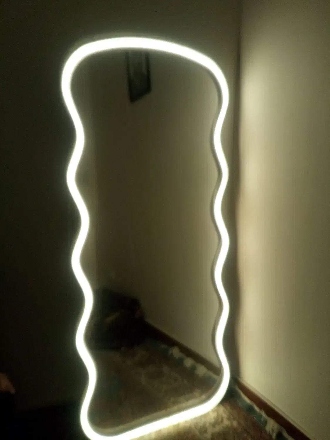 اینه قد چراغدار|آینه|تربت جام, زیباکنار|دیوار