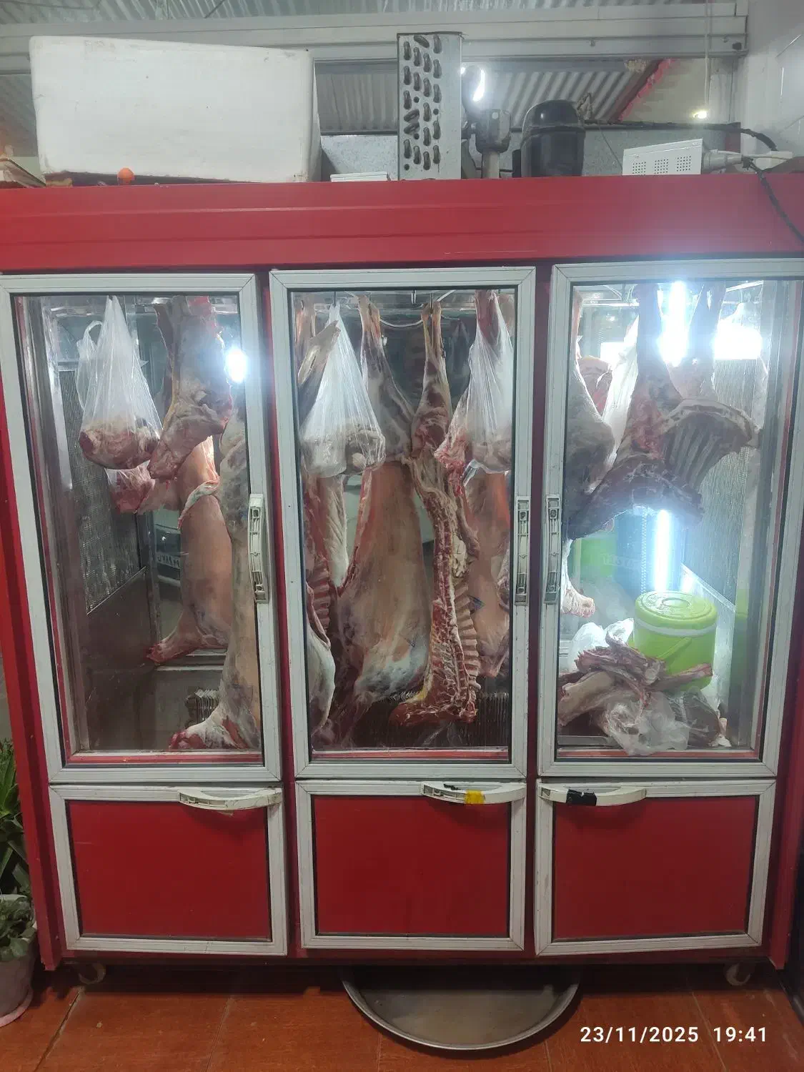 یخچال قصابی درحد نو قیمت چهل میلیون|فروشگاه و مغازه|باشت, |دیوار