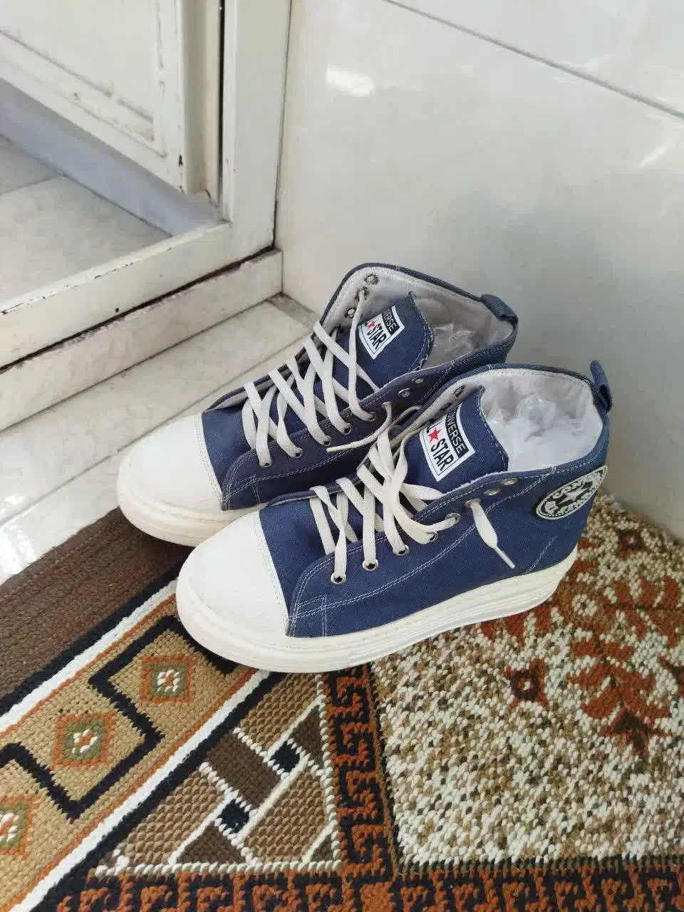 نیم پوت جین با کتونی هر ونو هستن|کیف، کفش، کمربند|نسیمشهر, |دیوار