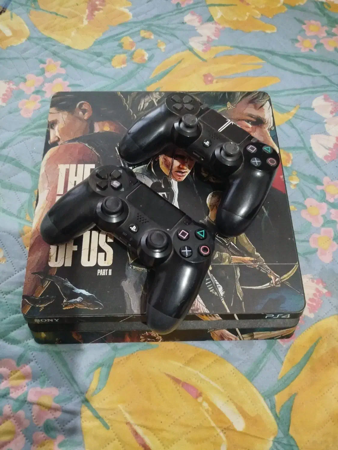 ps4 اکانتی دارای بازی دو دسته یک ترا|کنسول، بازی ویدئویی و آنلاین|اسلام‌شهر, باغ فیض|دیوار
