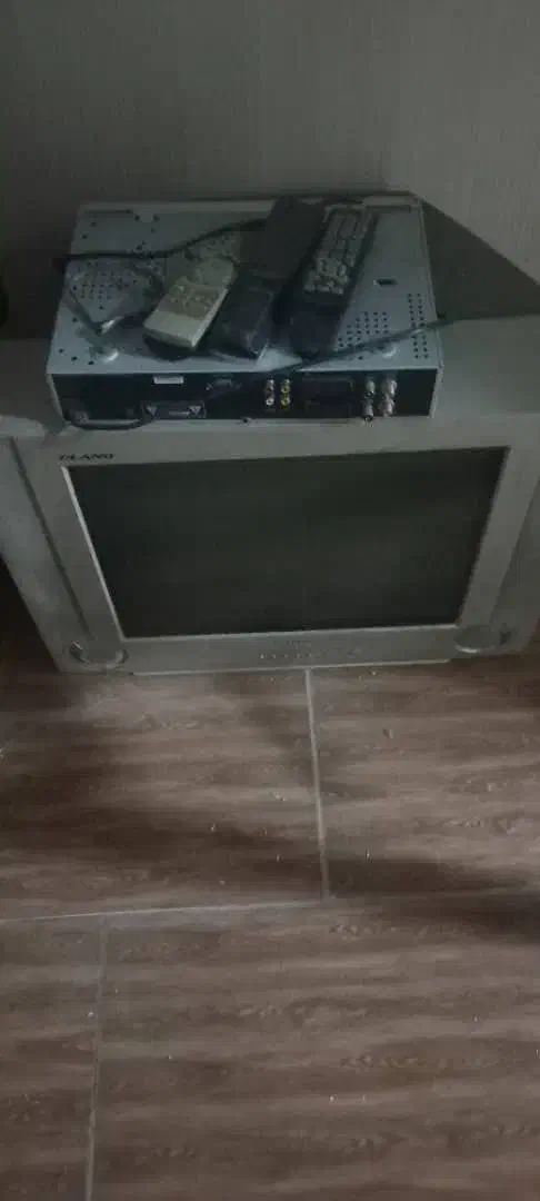 تلویزیون|تلویزیون و پروژکتور|صدرا-فارس, فاز ۱|دیوار