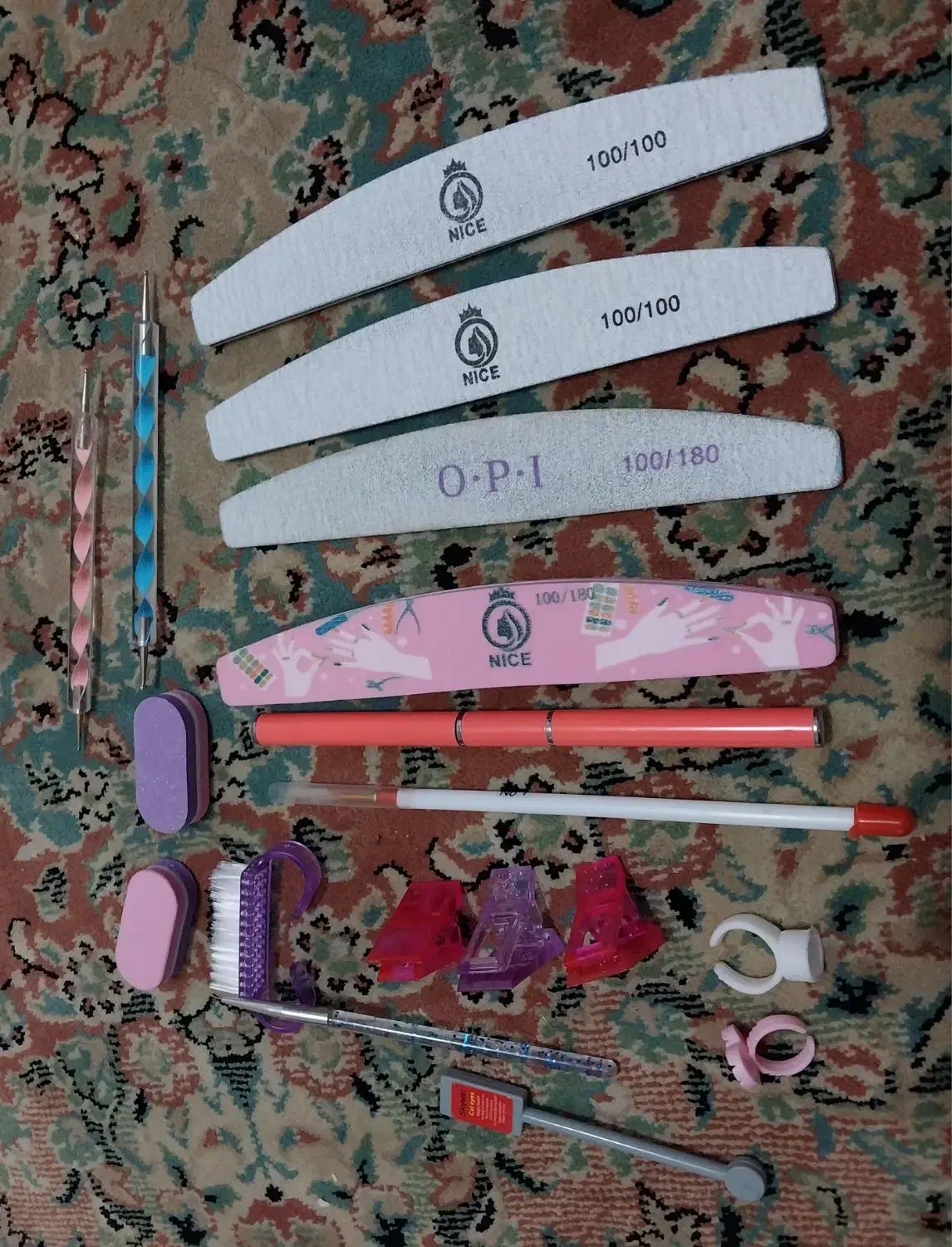 لوازم کامل کاشت ناخن|آرایشی، بهداشتی، درمانی|رشت, باهنر|دیوار