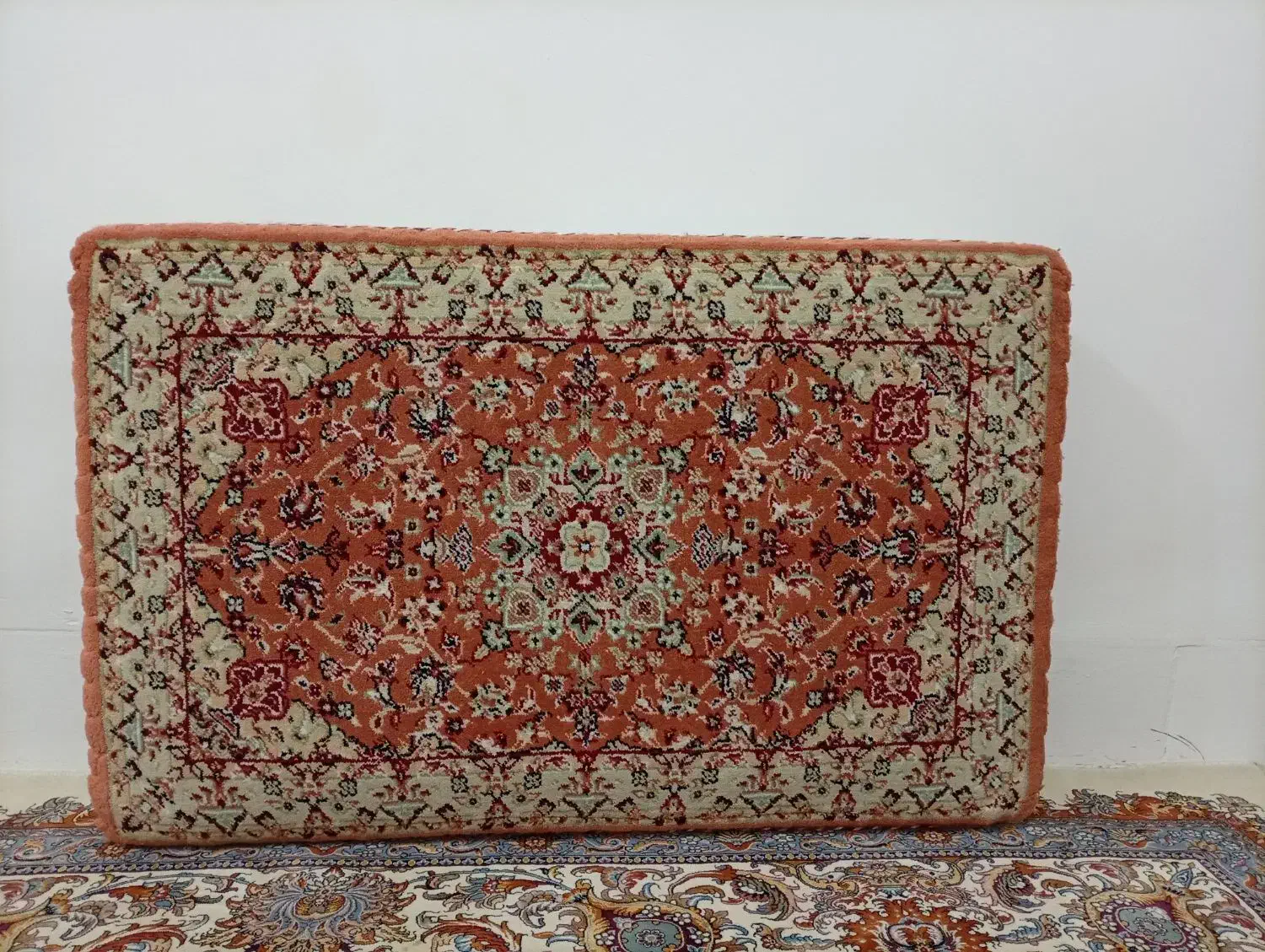 پشتی|پشتی|سقز, |دیوار