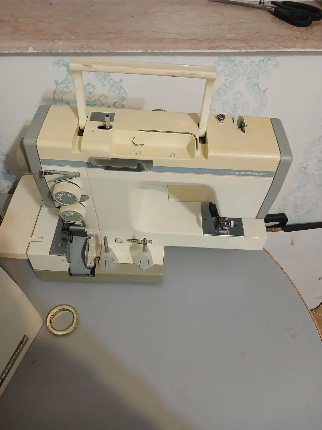 چرخ خیاطی استوک دو سر|چرخ خیاطی و ریسندگی|لاهیجان, قیام|دیوار