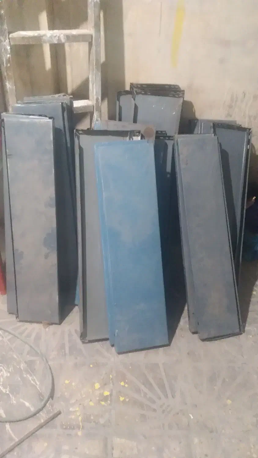 قفسه باپایه پیچ ومهره ای سالم|کتابخانه، شلف، قفسه‌های دیواری|دورود, |دیوار